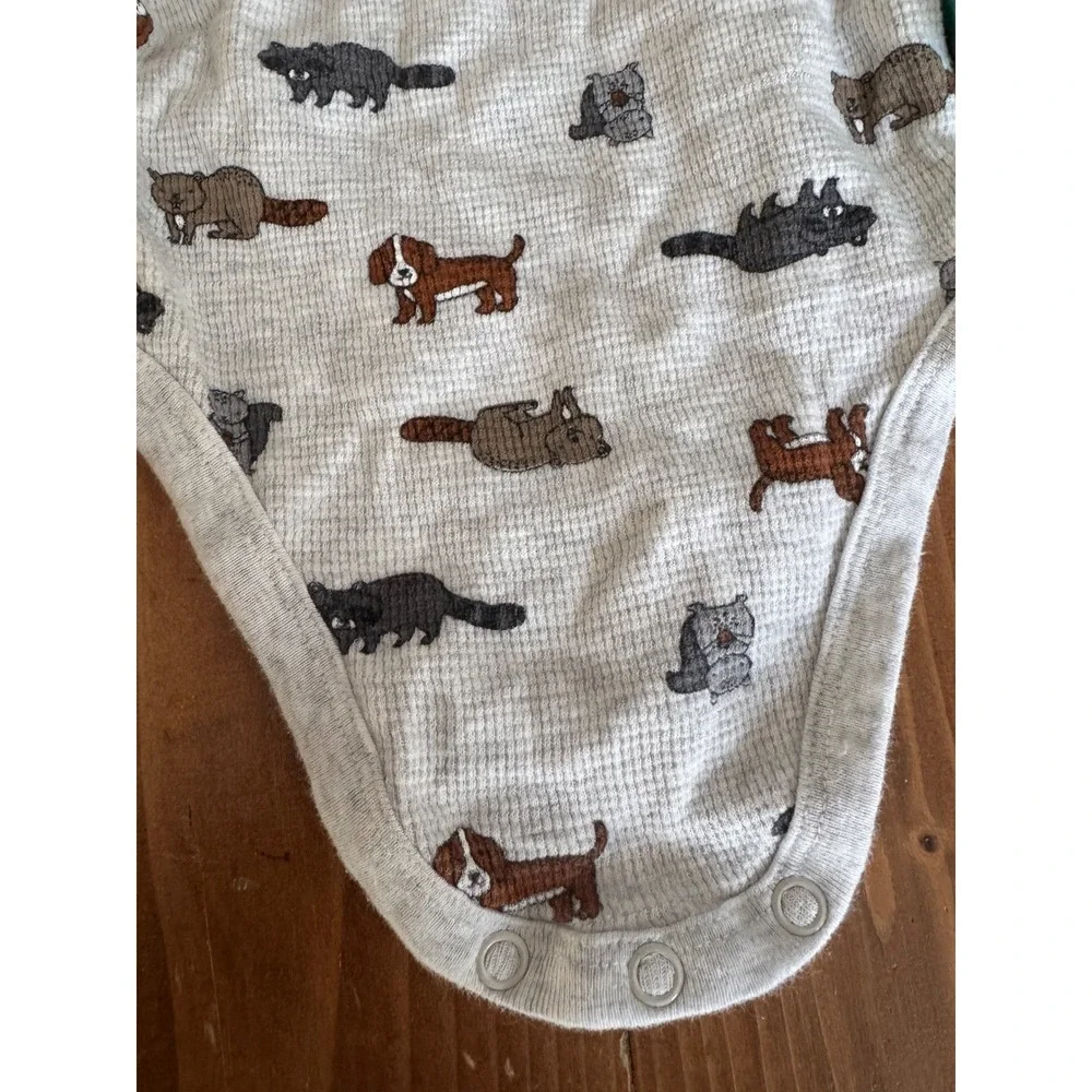 Carter's Baby 6M 2pc Long Sleeve Bodysuit Outfit Dinosaur Dog Print‎